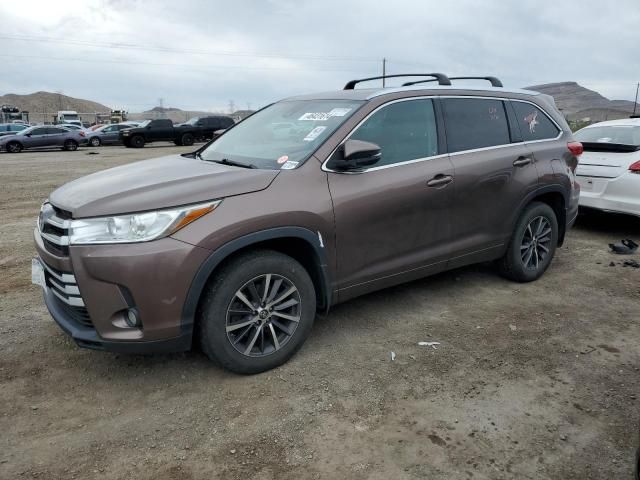 2017 Toyota Highlander SE