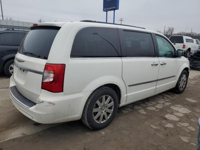 2012 Chrysler Town & Country Touring L