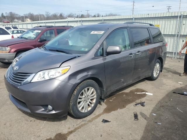 2013 Toyota Sienna XLE