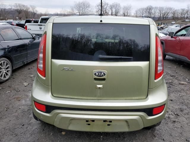 2013 KIA Soul +