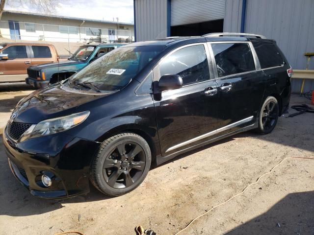 2011 Toyota Sienna Sport