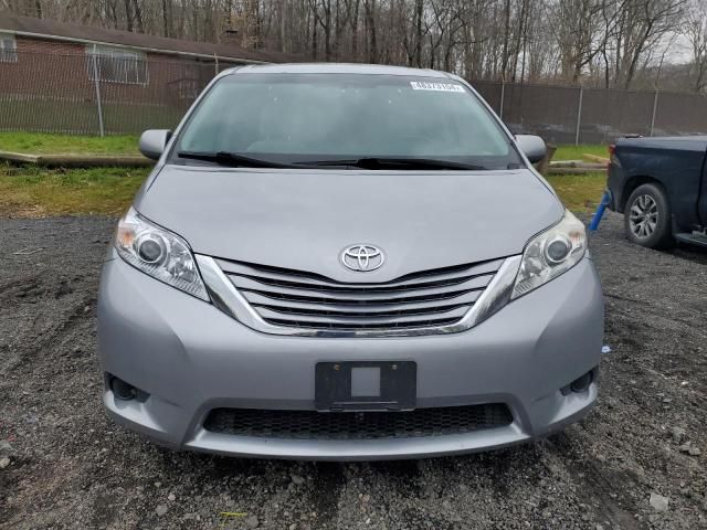 2017 Toyota Sienna LE