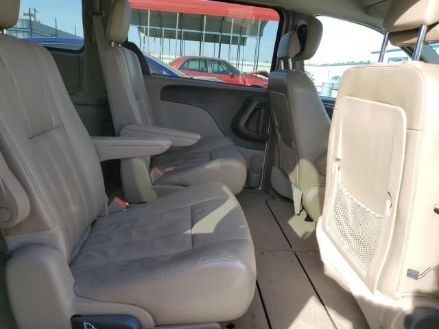 2013 Chrysler Town & Country Touring