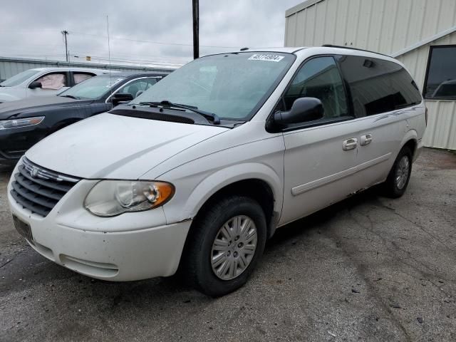 2006 Chrysler Town & Country LX