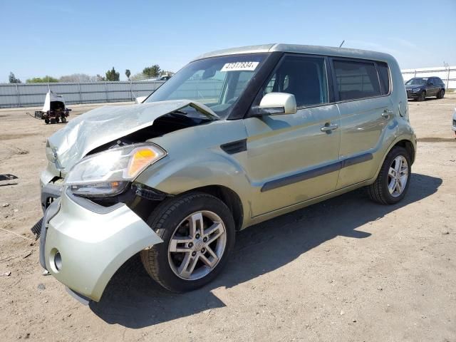 2011 KIA Soul +