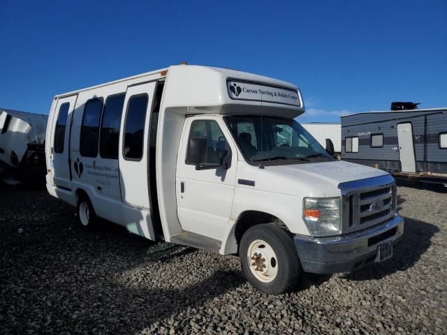 2009 Ford Econoline E450 Super Duty Cutaway Van