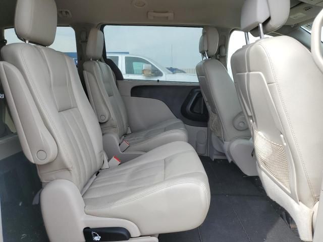 2011 Chrysler Town & Country Touring L