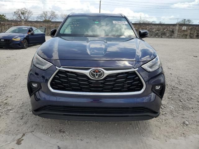 2022 Toyota Highlander XLE