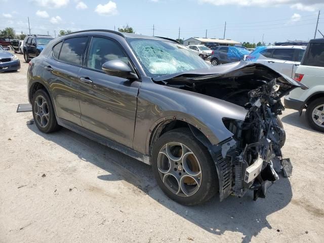 2018 Alfa Romeo Stelvio Sport