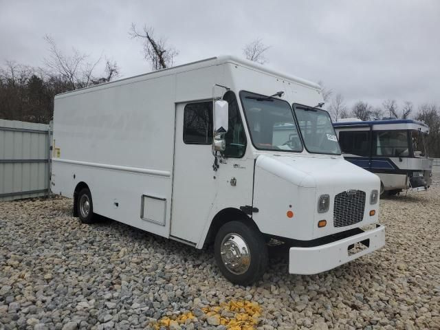 2014 Freightliner Chassis M Line WALK-IN Van