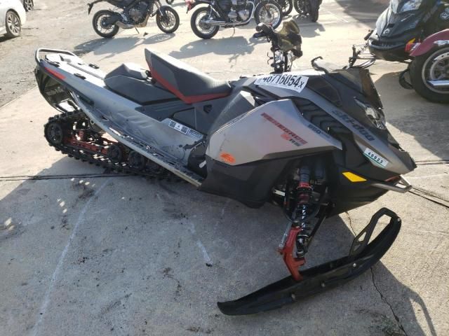 2023 Skidoo Renegade