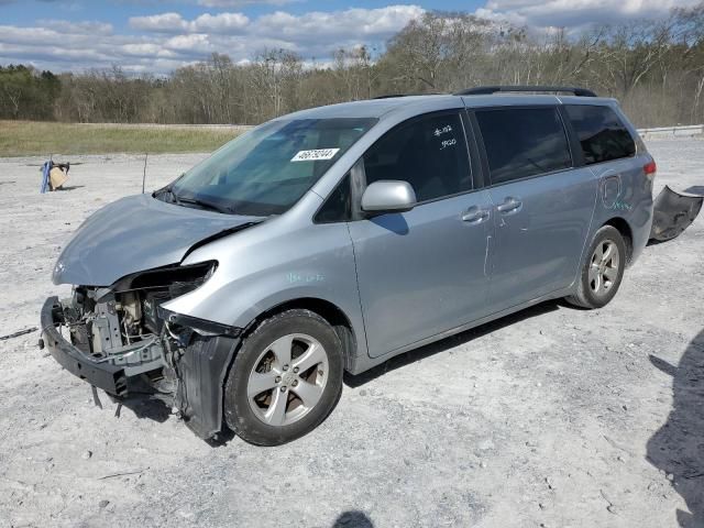 2014 Toyota Sienna LE