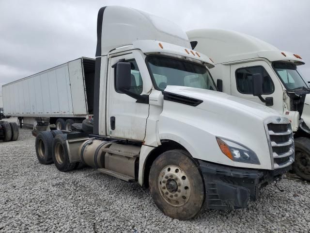 2022 Freightliner Cascadia 126