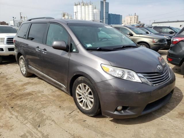 2017 Toyota Sienna XLE