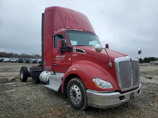 2015 Kenworth Construction T680