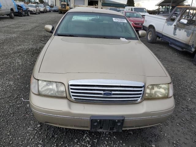 1999 Ford Crown Victoria LX