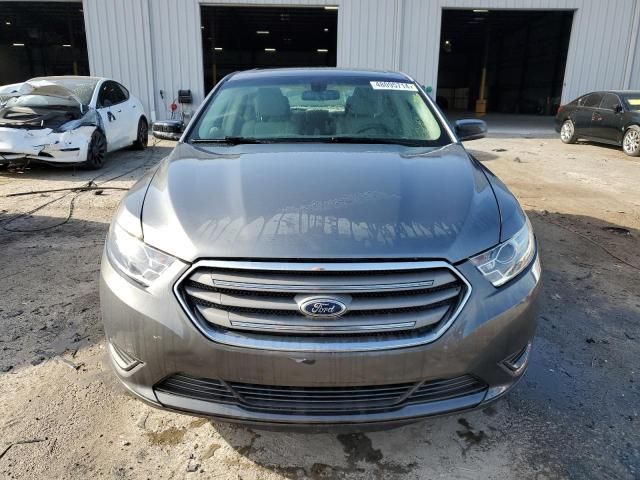 2014 Ford Taurus SE