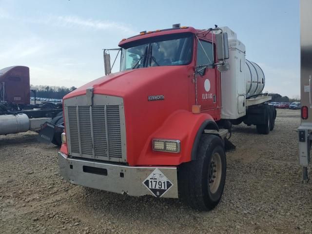 2000 Kenworth Construction T800