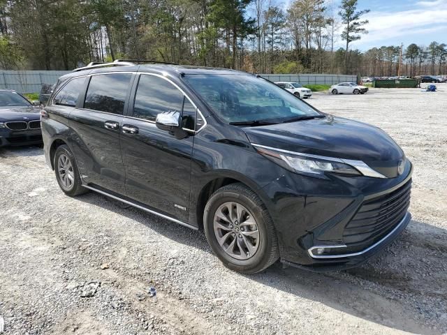 2021 Toyota Sienna XLE