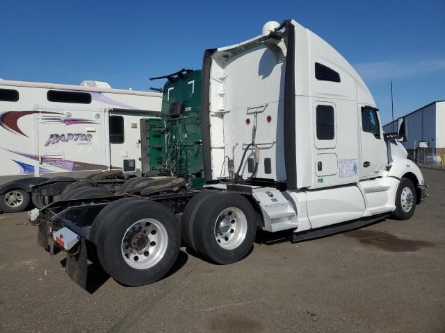 2016 Kenworth Construction T680