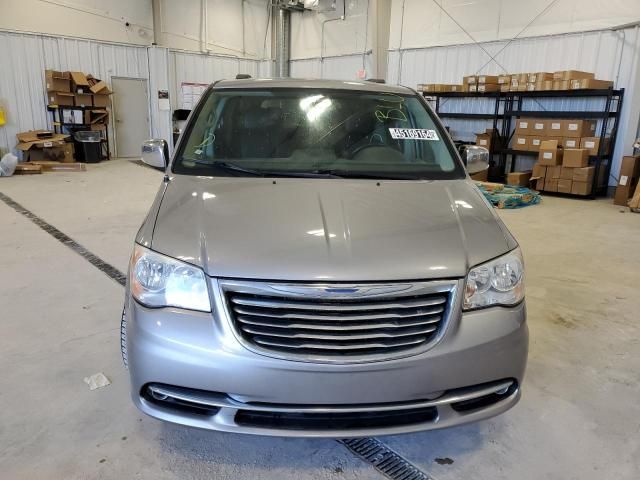 2013 Chrysler Town & Country Touring L