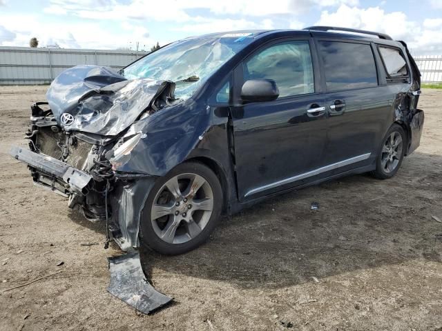 2011 Toyota Sienna Sport