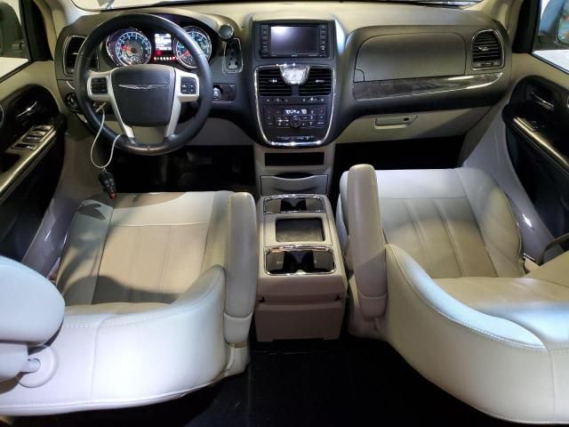 2015 Chrysler Town & Country Touring L