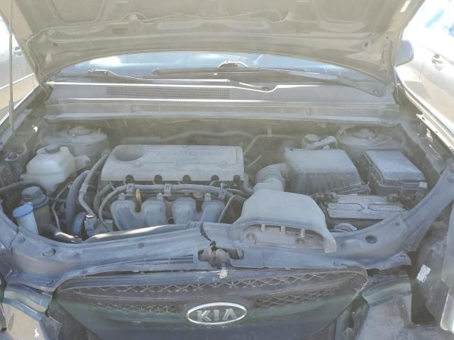 2009 KIA Rondo Base