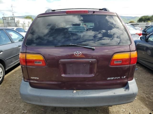 2000 Toyota Sienna LE