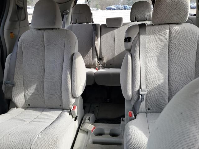 2011 Toyota Sienna LE