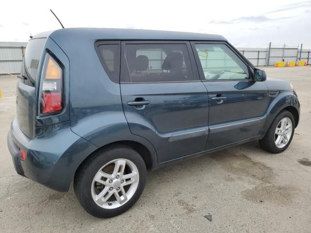 2011 KIA Soul +