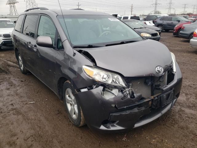 2014 Toyota Sienna LE