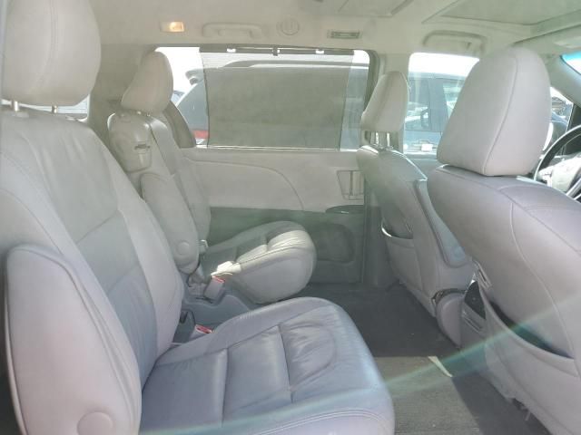 2015 Toyota Sienna XLE