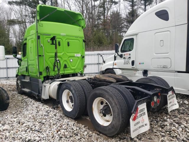 2020 Freightliner Cascadia 126