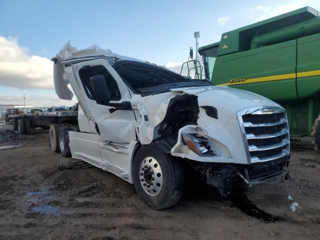 2020 Freightliner Cascadia 126