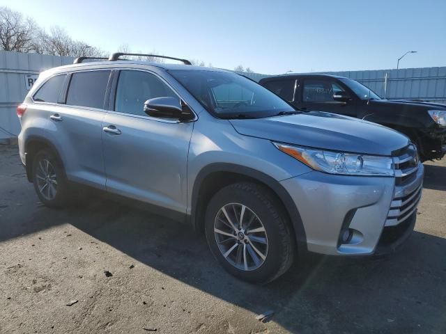 2019 Toyota Highlander SE