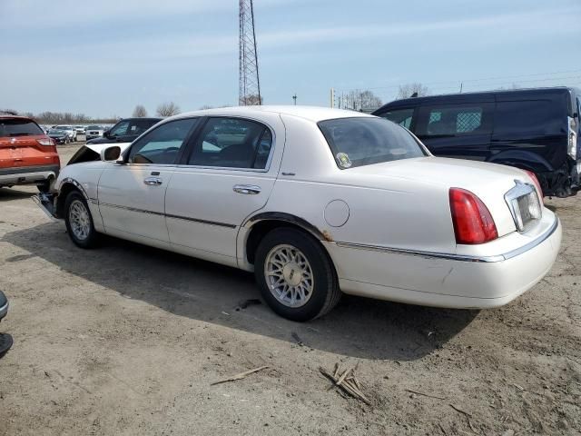 1999 Lincoln Town Car Signature