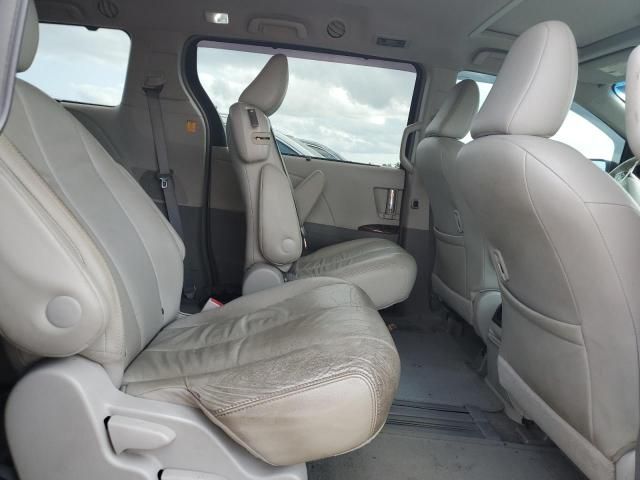 2013 Toyota Sienna XLE