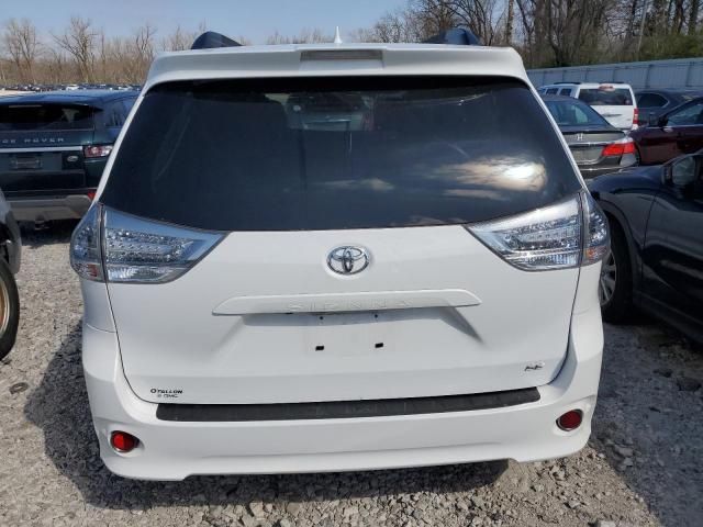 2018 Toyota Sienna SE