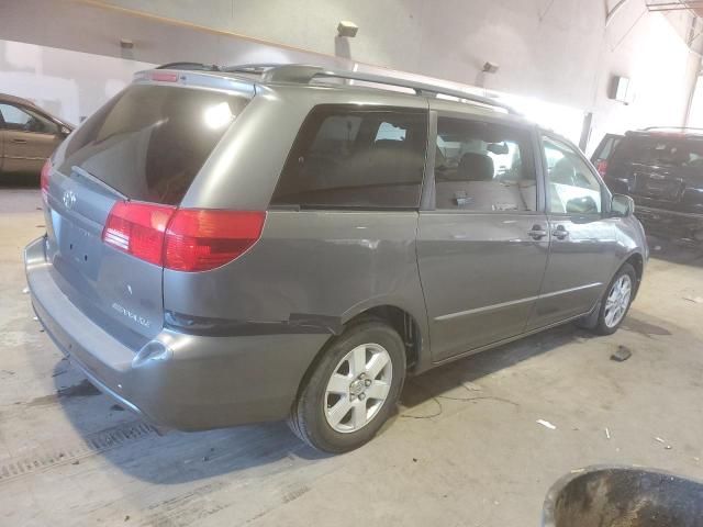 2004 Toyota Sienna XLE