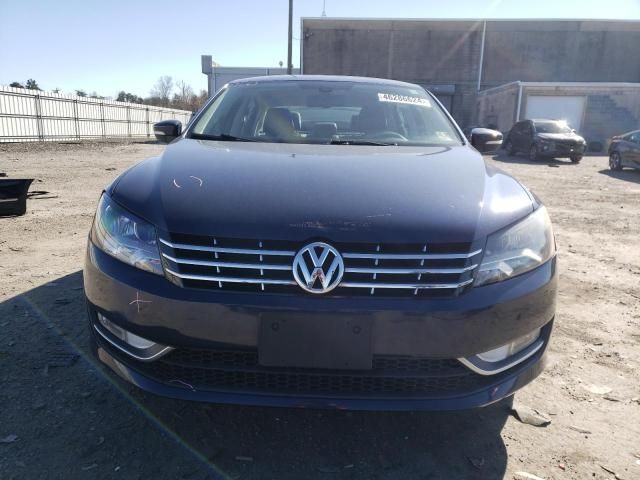 2013 Volkswagen Passat SEL