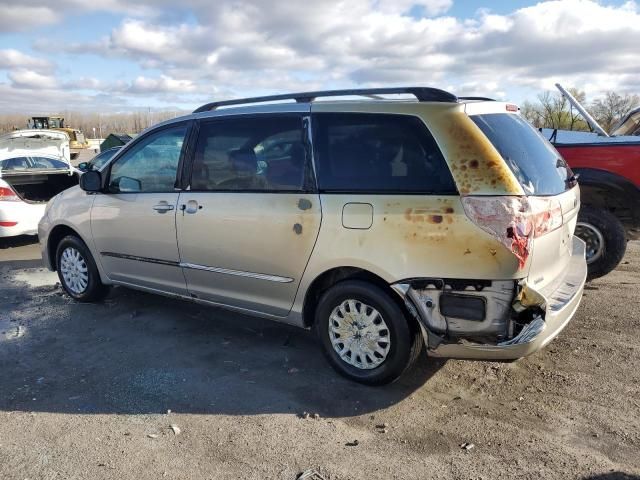 2005 Toyota Sienna CE