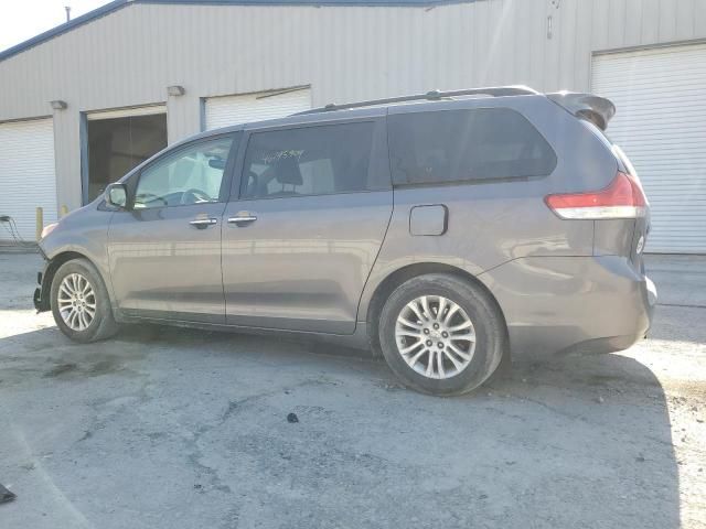 2014 Toyota Sienna XLE