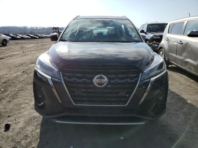 2021 Nissan Kicks SR