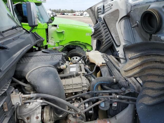 2018 Freightliner Cascadia 125