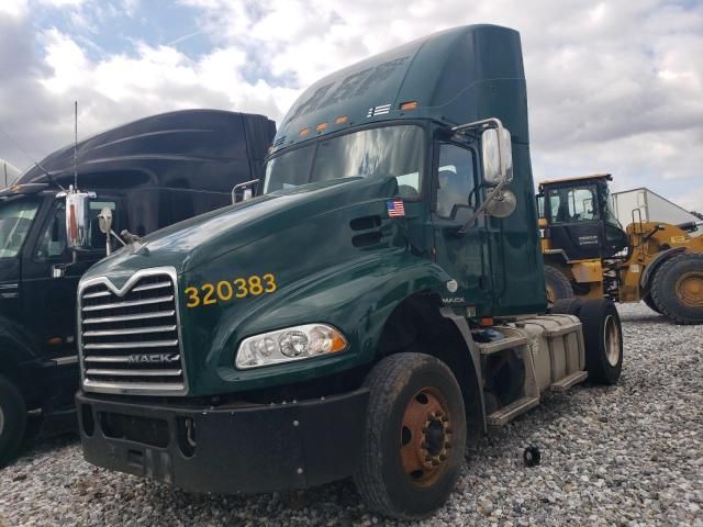 2013 Mack 600 CXU600