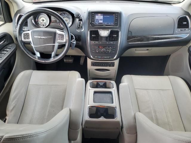 2013 Chrysler Town & Country Touring L