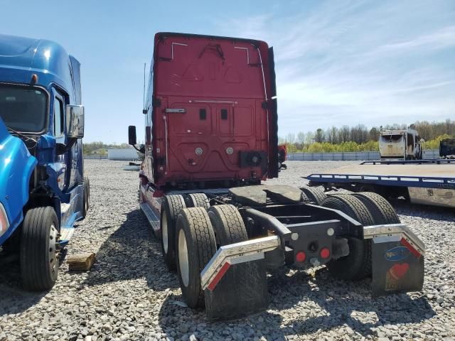 2013 Freightliner Cascadia 125