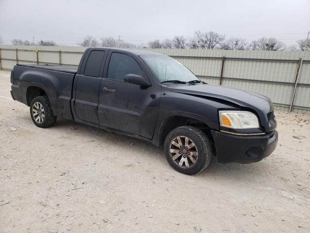 2006 Mitsubishi Raider LS