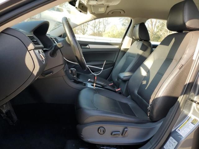 2013 Volkswagen Passat SE